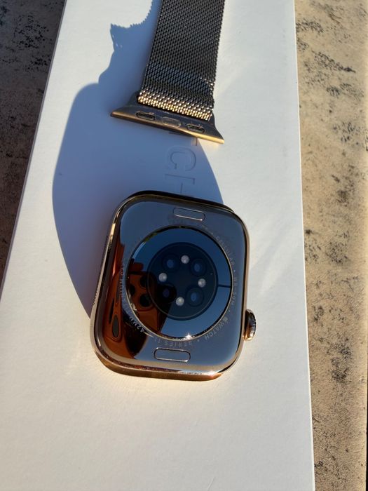 Apple Watch 11 Titanium Gold 42mm • 100% Батерия • Като Нов • Гаранция