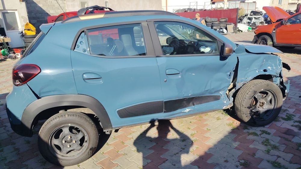 Vând Dacia Spring avariat an 2023