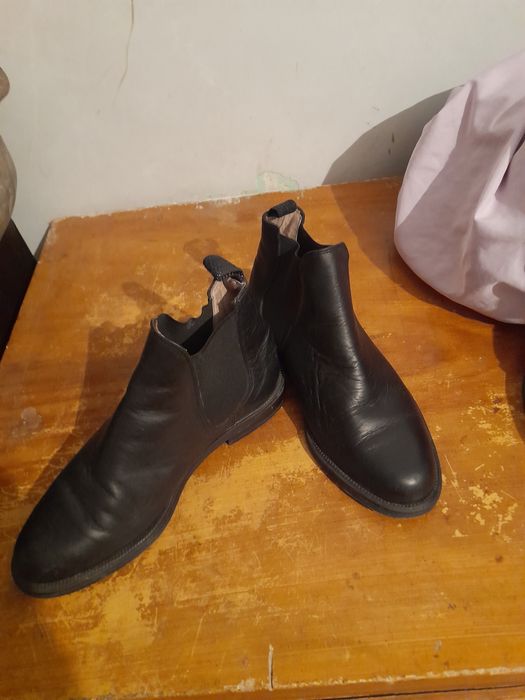 Продавам мъжки обувки спешно