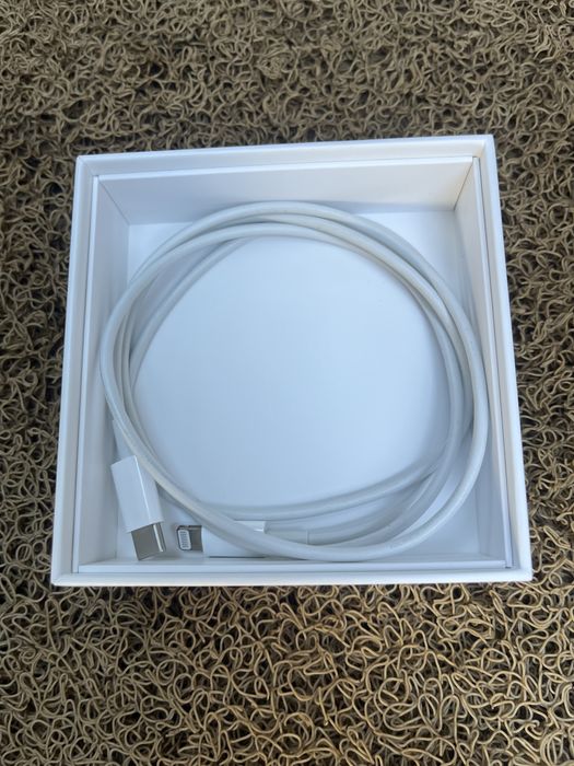 Продам Airpods 3