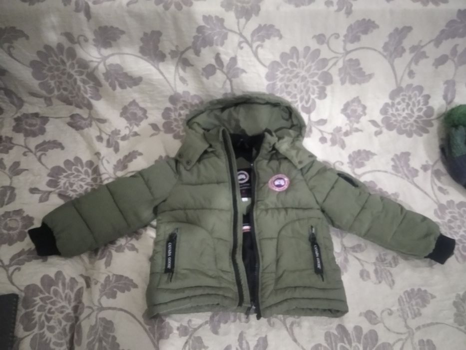 Продам детскую куртку