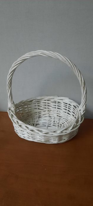 Корзина плетенная