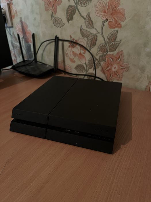 PlayStation 4 500Гб
