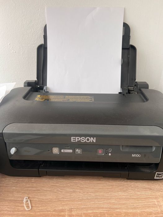 Vand imprimanta Epson M100 cu cerneala  calitate buna si ft economica