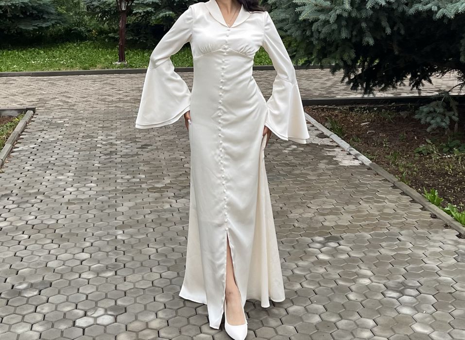 Продаются платья по низкой цене