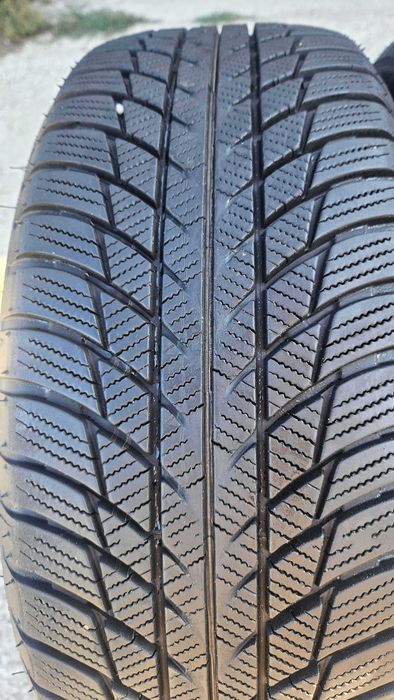 195/55 R16 • Iarna • Bridgestone Blizzak LM001 (BMW original) 87H Runflat | 2 buc | DOT 2023 | Pret/buc