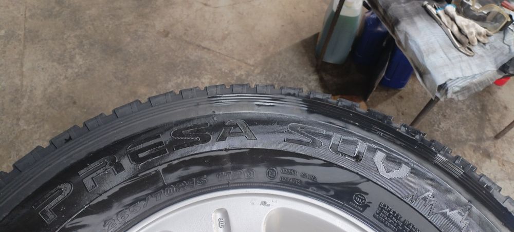 Продам резину MAXXIS