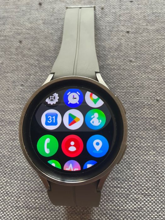 Продавам Samsung Galaxy Watch 5 Pro