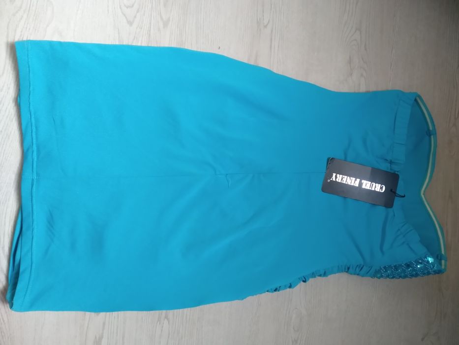 Продам новое платье