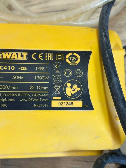 Ръчен циркуляр за рязане на плочки DeWALT DWC410