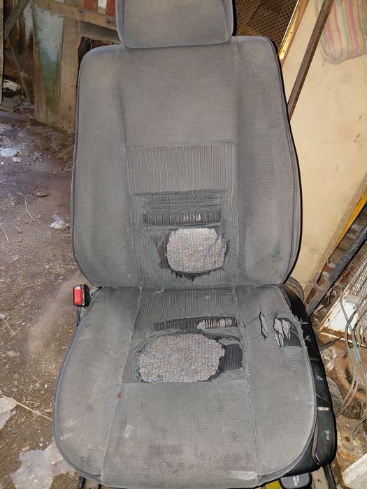 Продам два сиденья бмв е39 1997