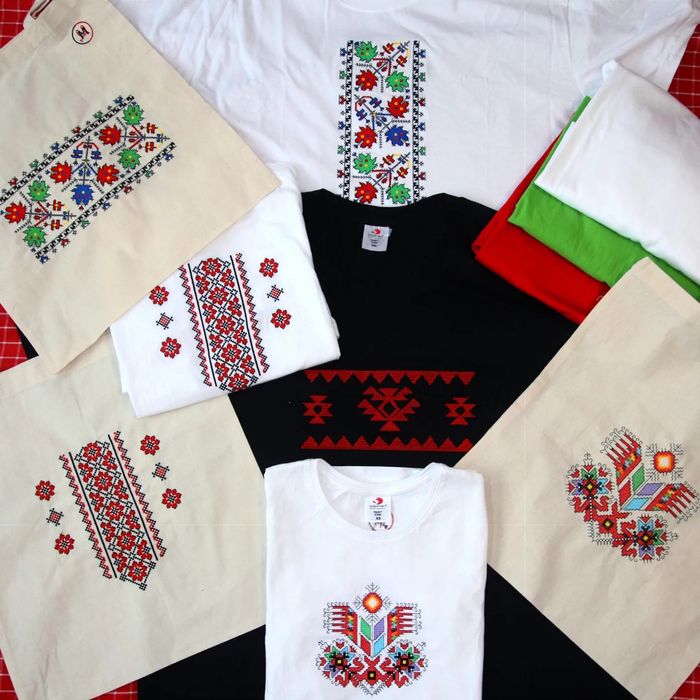 бродерия върху дрехи - тениски, суитшъри и др.