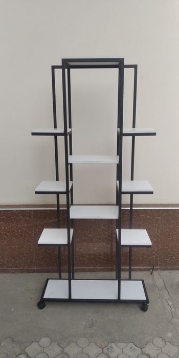 Стеллажи подставка и столы