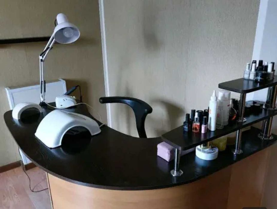 Продам столы для маникюра