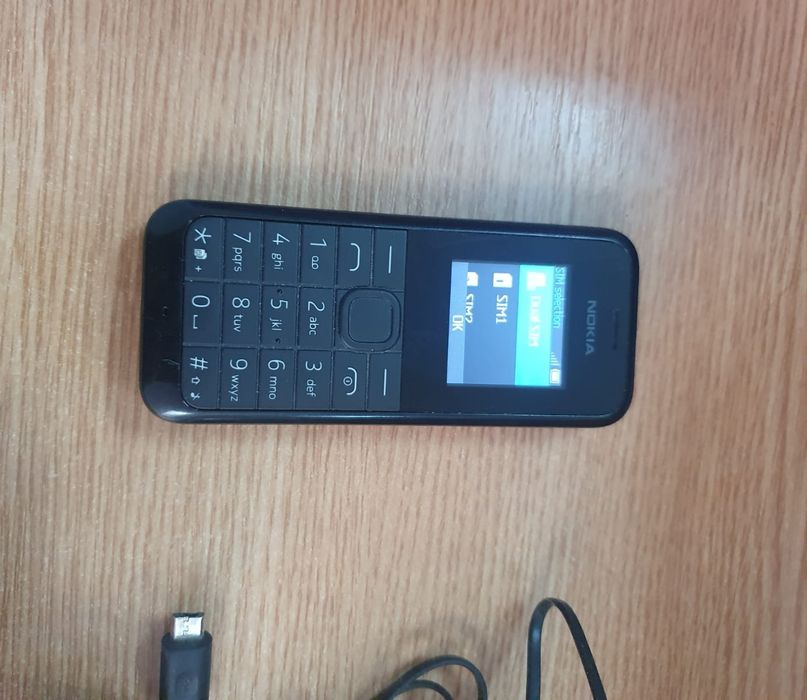 Telefon Nokia 105 2015 necodat lanterna ca nou functional cu incarcat
