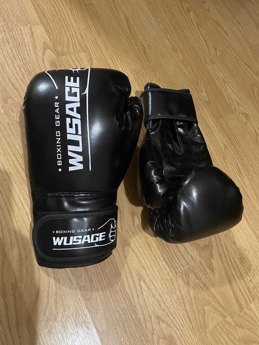 Комплект боксова круша и ръкавици