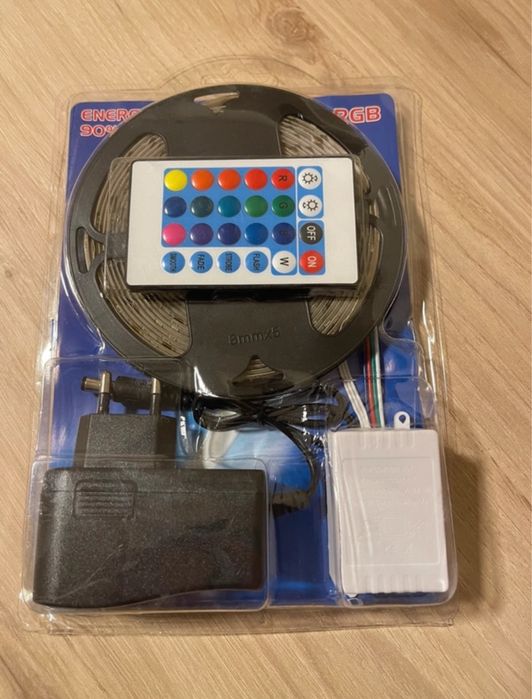 Banda Led RGB 5 metri cu telecomanda caliate superioara