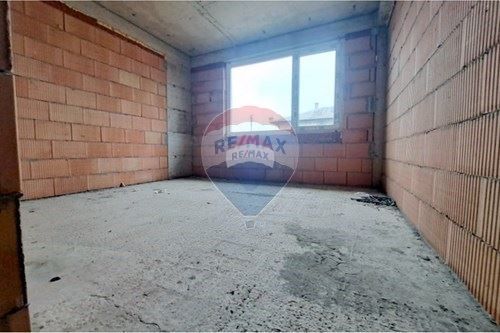 Продава се Къща в с. Звездица, Област Варна - 209 кв.м за 838 €/кв.м - Снимка #8