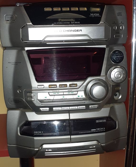 Vând aparatură discotecă