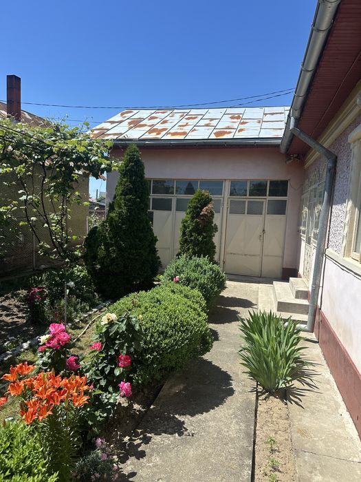 Vand casa + teren com Produlesti