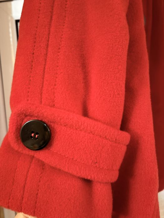 Червено дамско палто