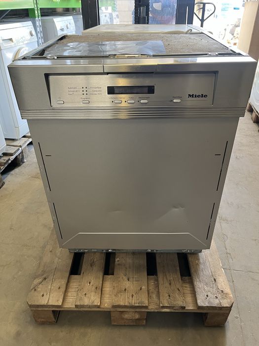 Съдомиялна за полувграждане Miele G5635