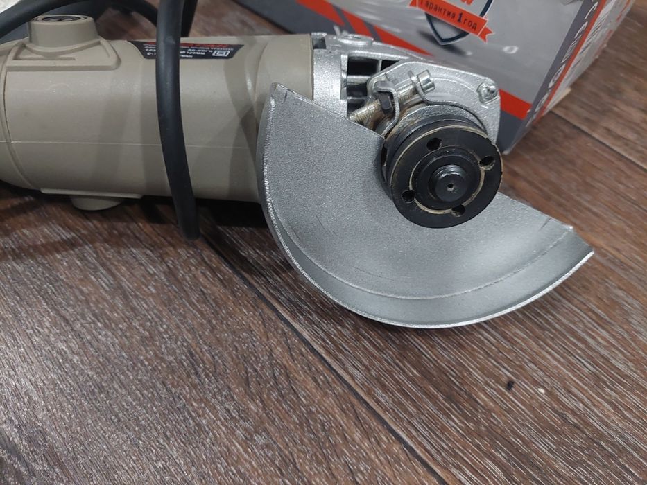 Углошлифовальная машина