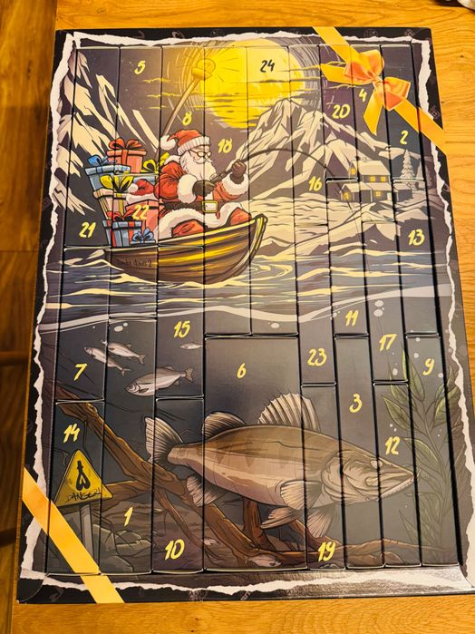 Коледен рибарски календар с примамки воблери силикони