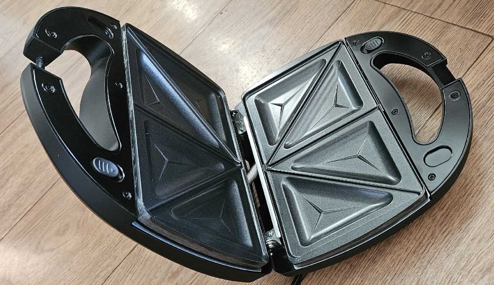 Сэндвичница (вафельница) DEXP UP-703/1  Район 1000 мелочей.