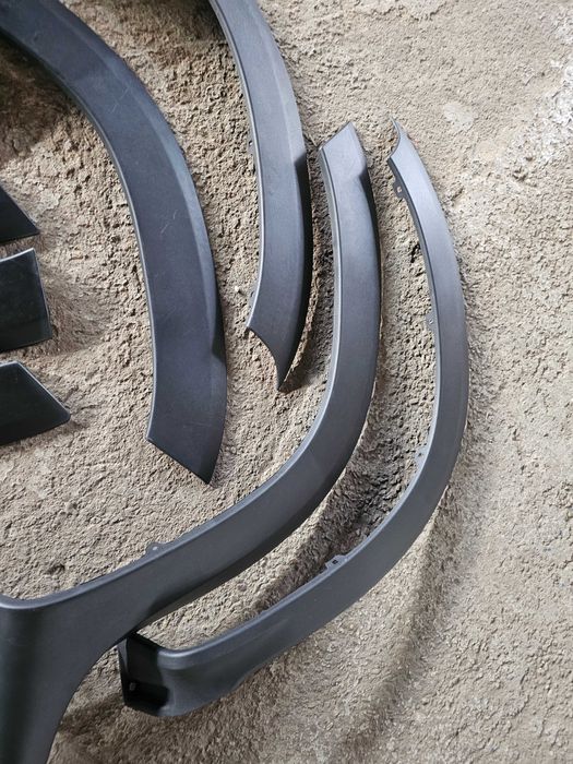 Ornamente aripi dacia duster 2010-2017