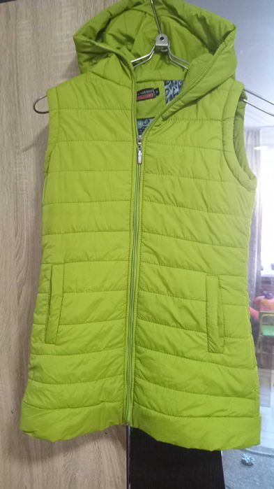 Продам женские куртки