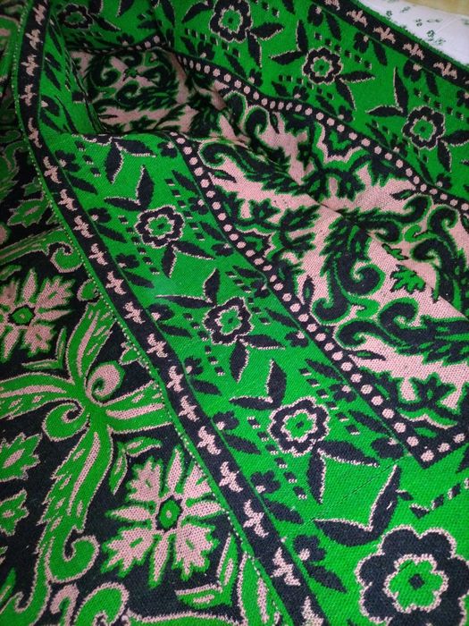 Нов вълнен килим