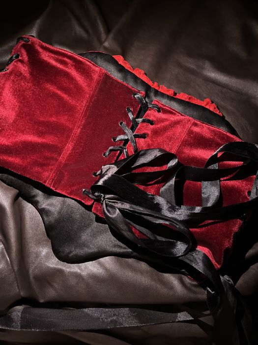 бархатный корсет