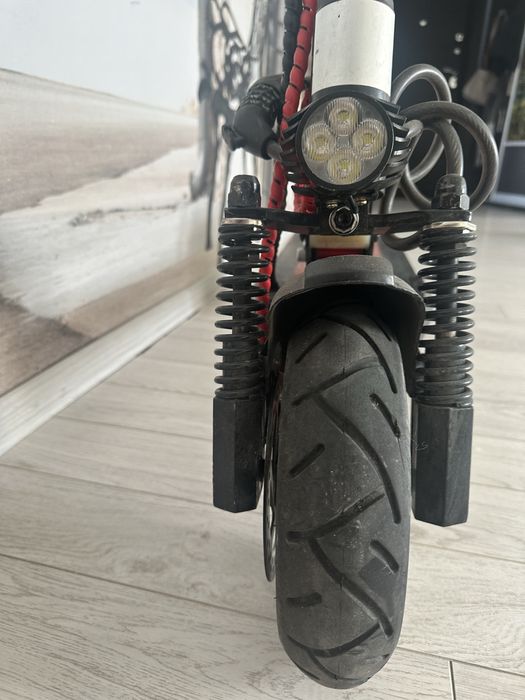 Продам электросамокат