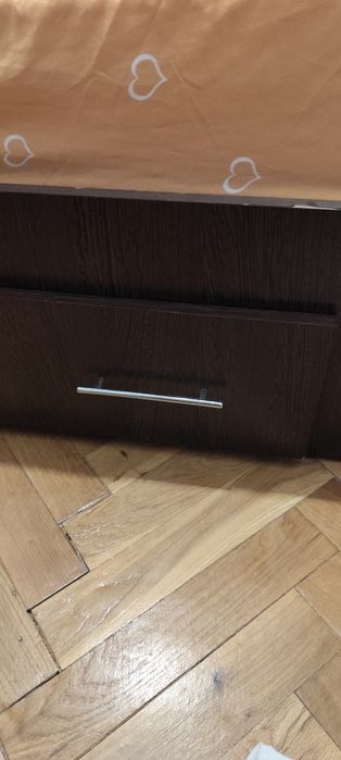 Super oferta la doar 550 pat dormitor,2  noptiere, comoda