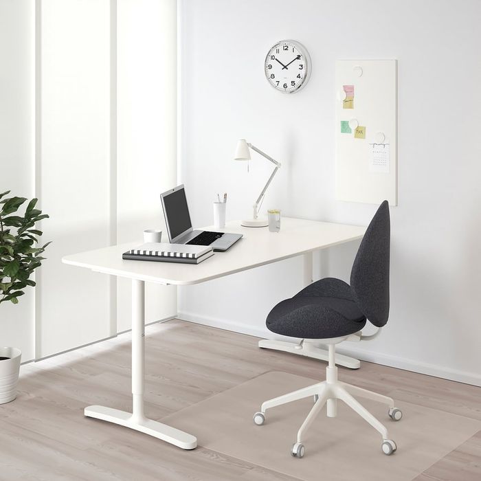 Birou BEKANT 160x80 alb – reglabil, stare impecabilă,ideal home office