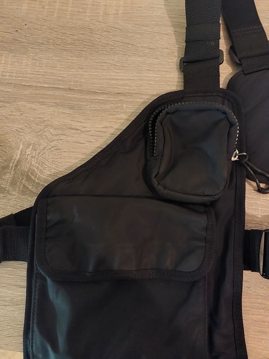 Мъжка чантичка тип жилетка HUGO