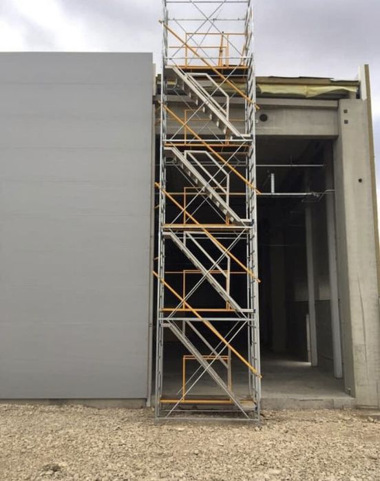 Închiriez schela - Schela turn cu trepte EGEA.