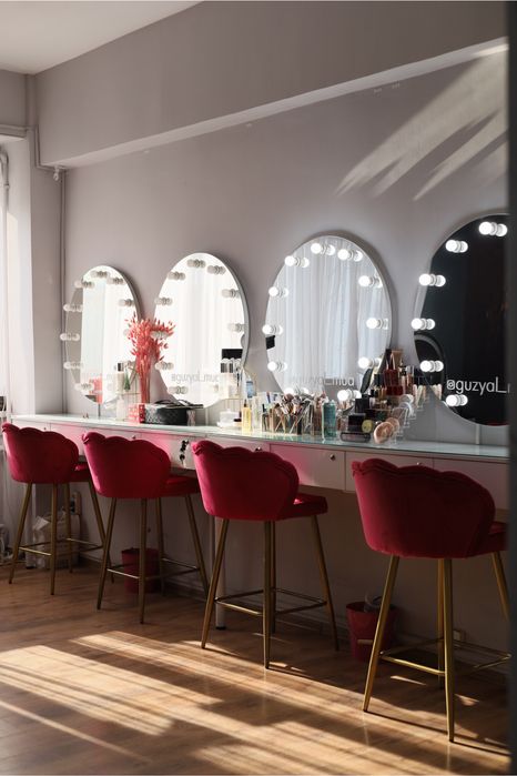 Продам зеркало с подсветкой