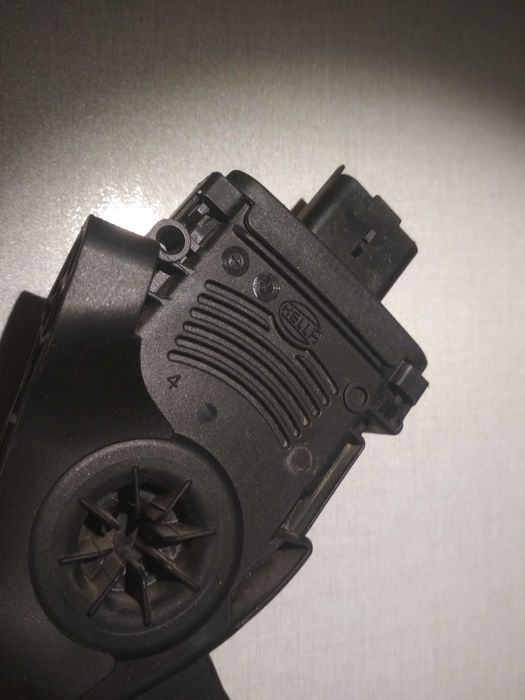 Педал /потенциометър/ на газта - Пежо 207 - 2006