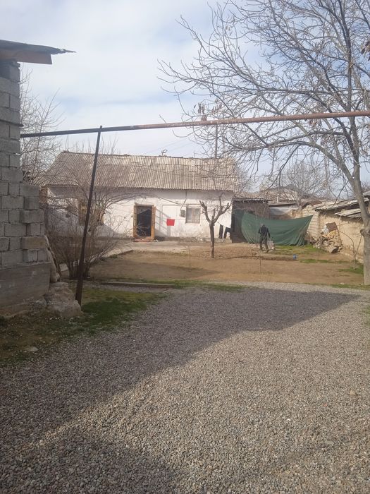 uy sotiladi yangibozorda