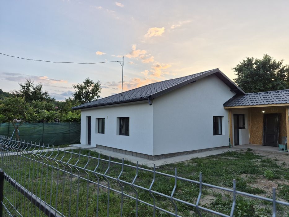 Vând Casă Margineni