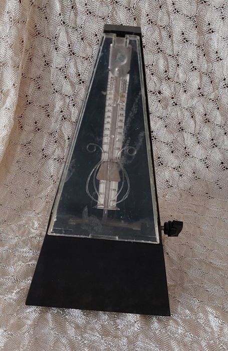 Метроном для музыки механический