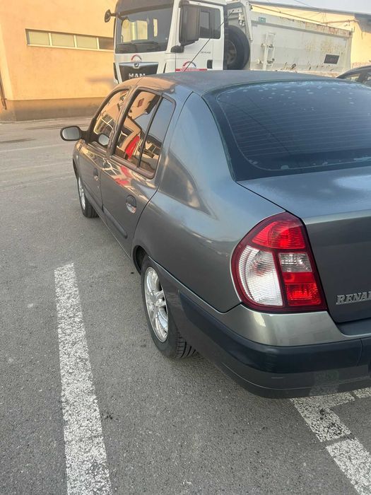 Autoturism marca Renault Symbol.