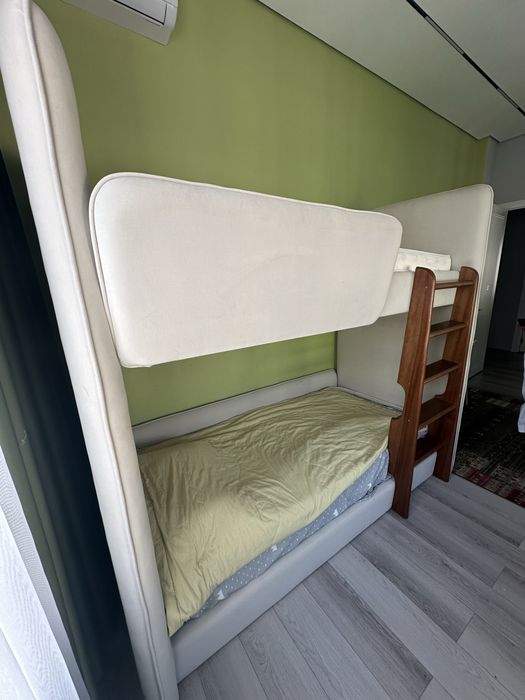 Кровать двухярустная