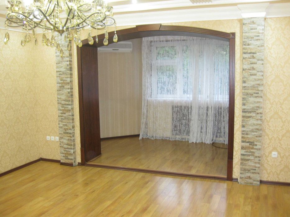 Продам банковскую пятикомнатную квартиру 5/3/4