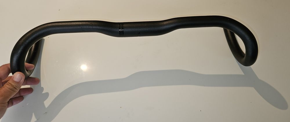 Specialized Hover Alloy Handlebars
Width: 46 cm