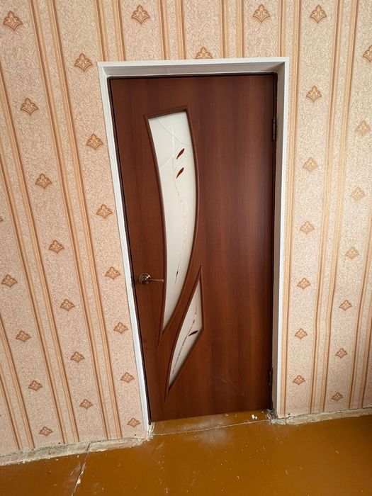 Продам межкомнатные двери в сборе