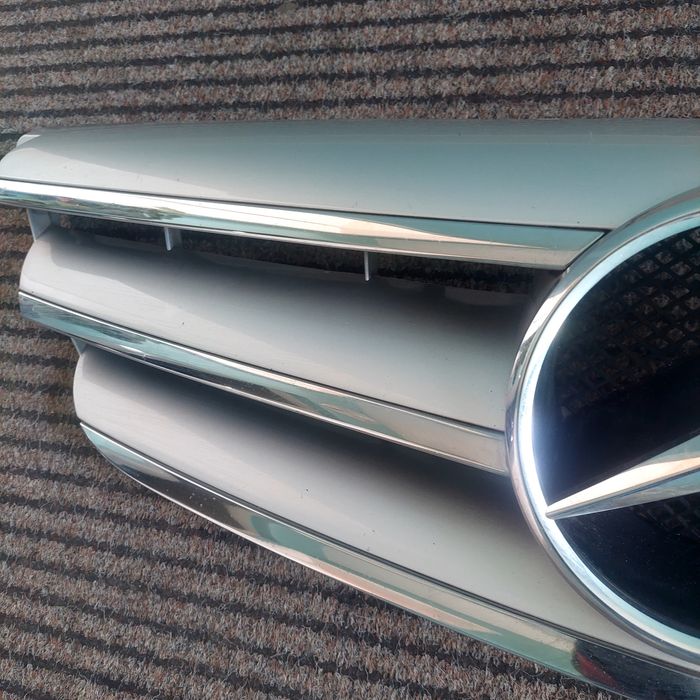 W245 решетка с емблема Мерцедес Б класа 2005-2008