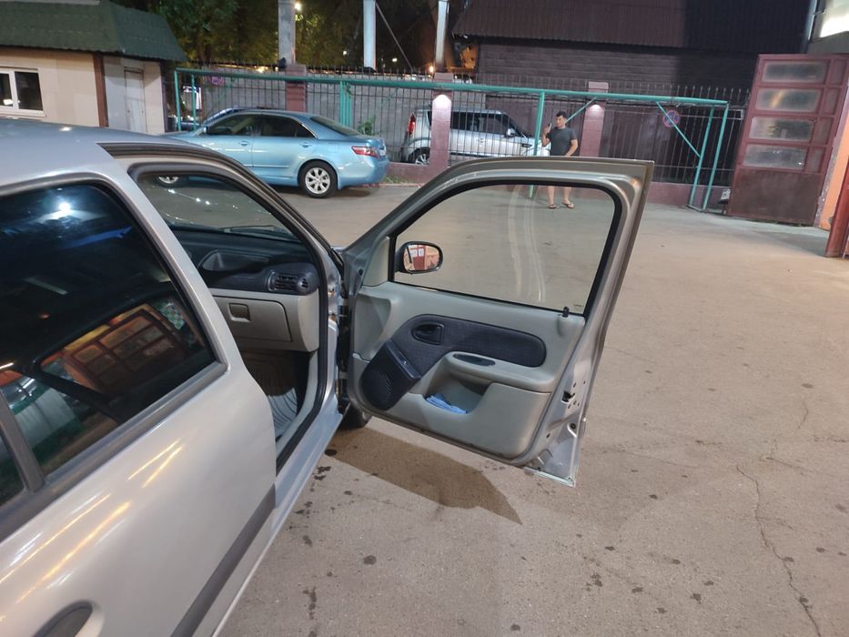 Renault Symbol 2006 года выпуска